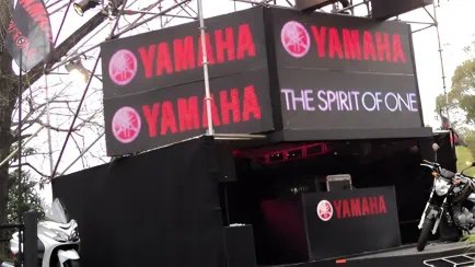 Stand Yamaha